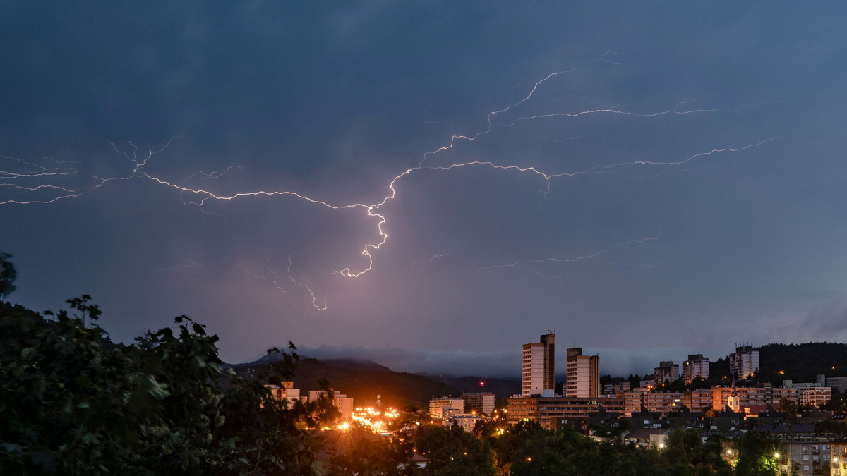 Kiadták a riasztást: óriási vihar közeledik