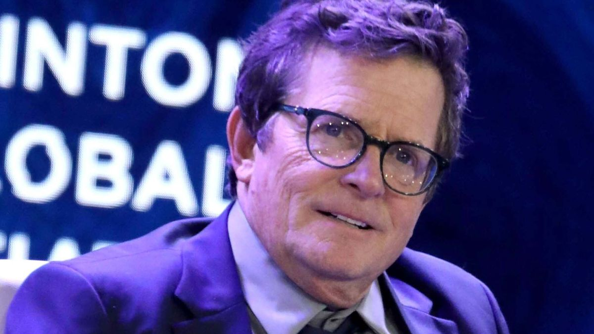 Michael J. Fox kerekesszékben gitározott 100 ezer ember előtt – Szívmelengető felvétel!