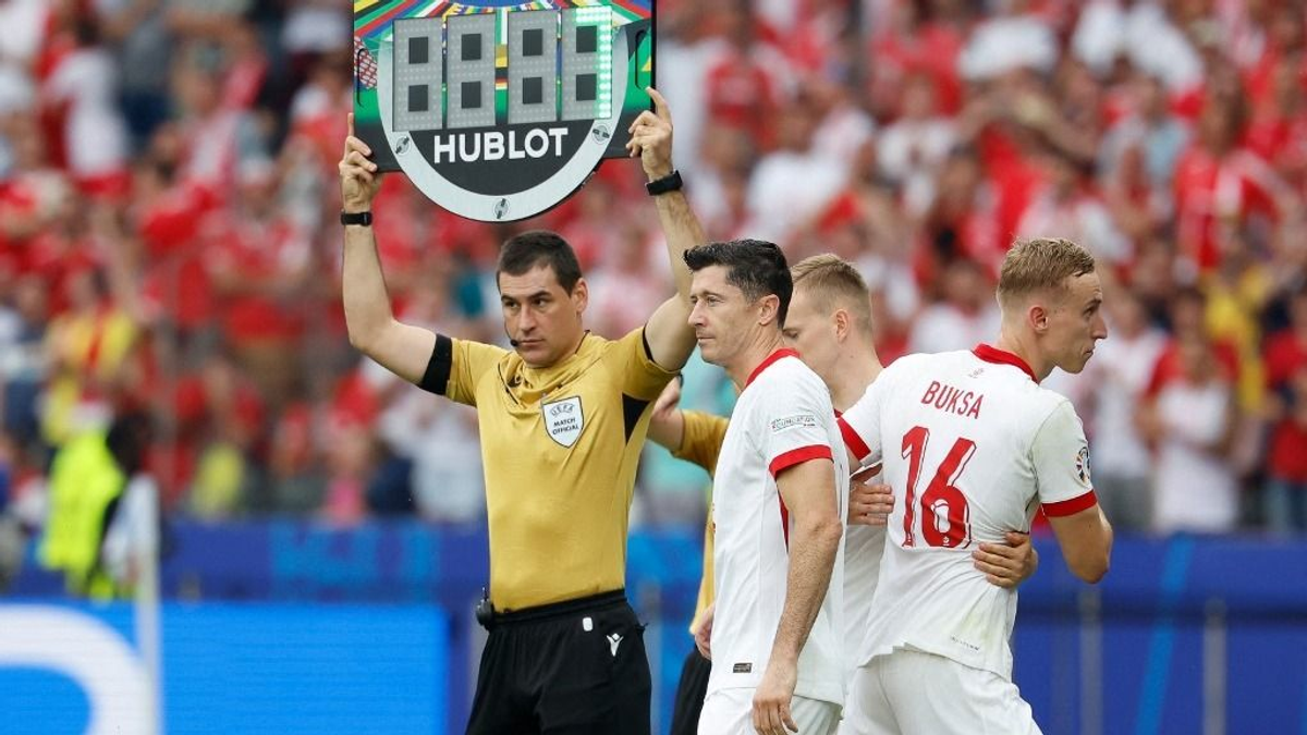 Hiába foltozták össze Lewandowskit, Ausztria a kiesés szélére lökte a lengyeleket
