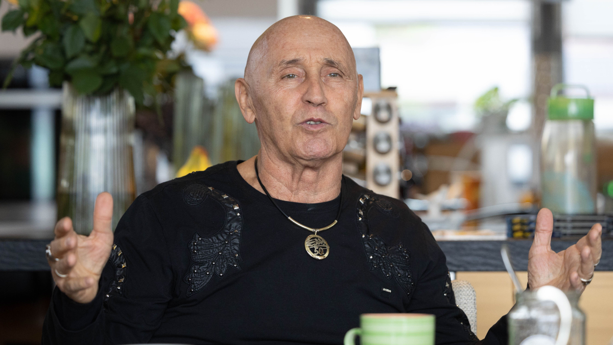 Ma 73 éves a magyar rockzenész, akit milliók imádnak