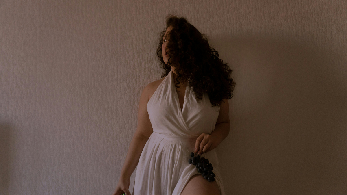 „Nem éred meg a 30-at” – durva támadás érte a plus size modellt, de ő büszke alakjára