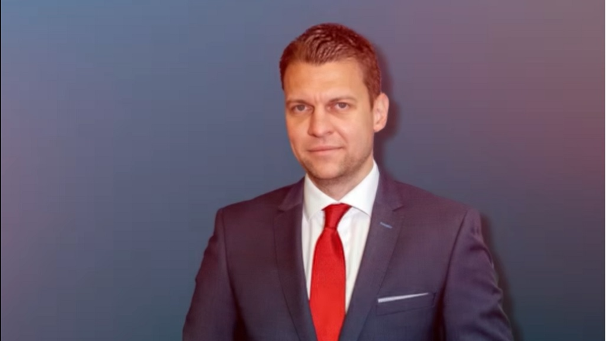 Menczer Tamás: Ne küldjünk katonákat, és ne akarjanak atombombákat bevetni! – Videó