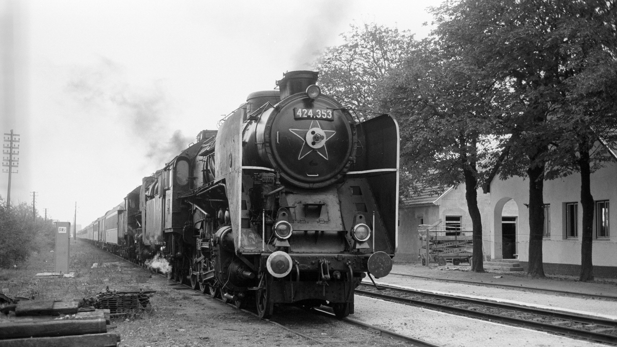Az ikonikus 424-es gőzmozdony 100. születésnapját ünneplik a Vasúttörténeti Parkban
