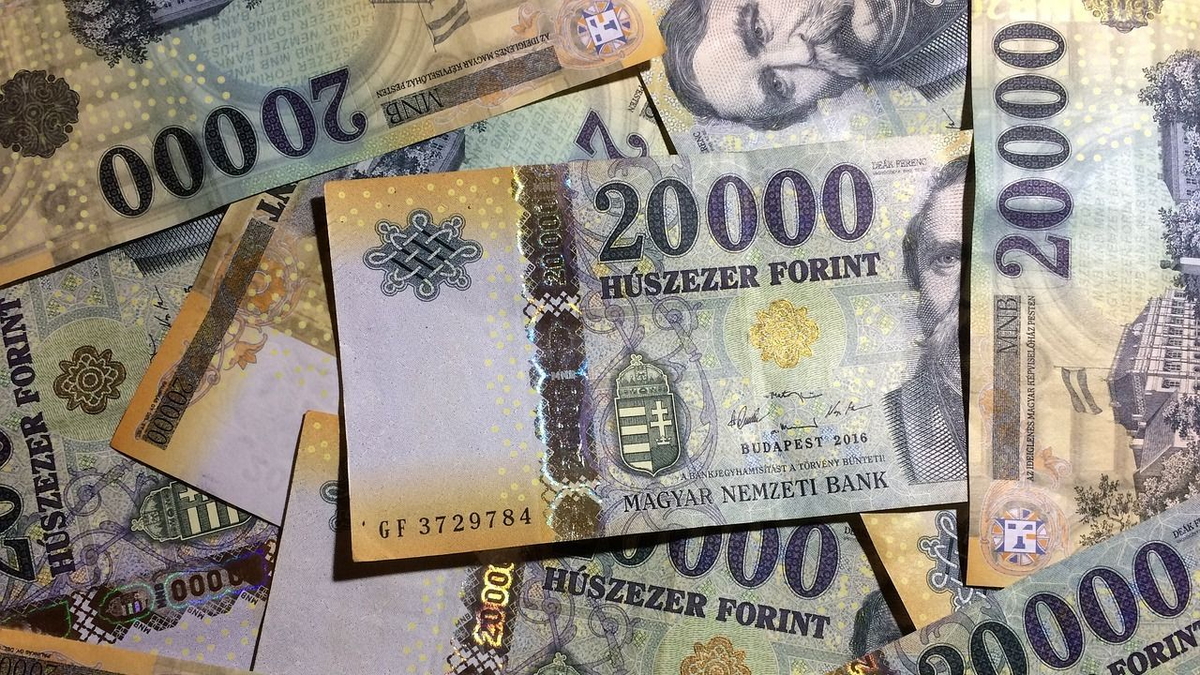 Így kereshet pénzt a nyári szünetben a gyerek