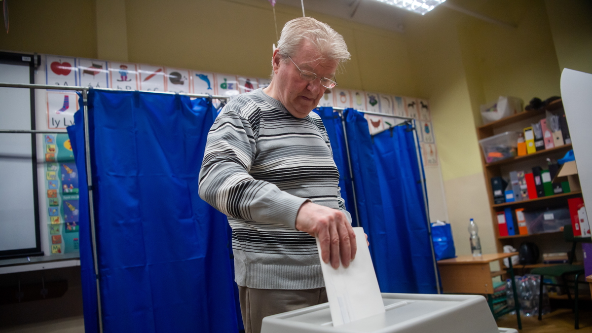Itt vannak a 9 órás adatok: az ország 10%-a már szavazott