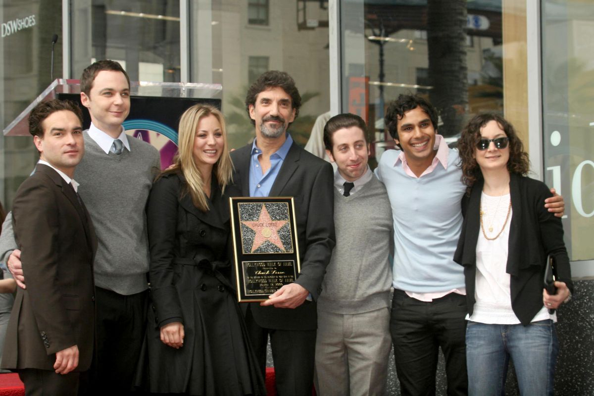 Celebrities attend with Chuck Lorre for the Chuck Lorre Hollywood Walk of Fame Ceremony on March 12, 2009 in Hollywood, California. Agymenők