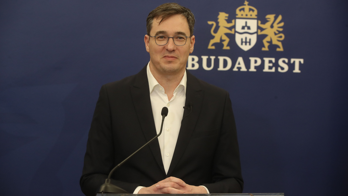 Karácsony kínlódni fog, Szentkirályi Vitézynek üzent, Magyar maszatol