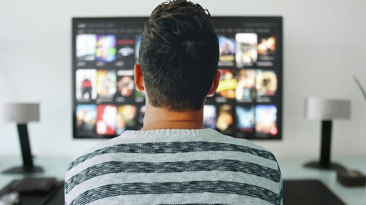 Műsorváltozás a magyarok egyik kedvenc tévécsatornáján – Az elhunyt színészlegendára emlékeznek