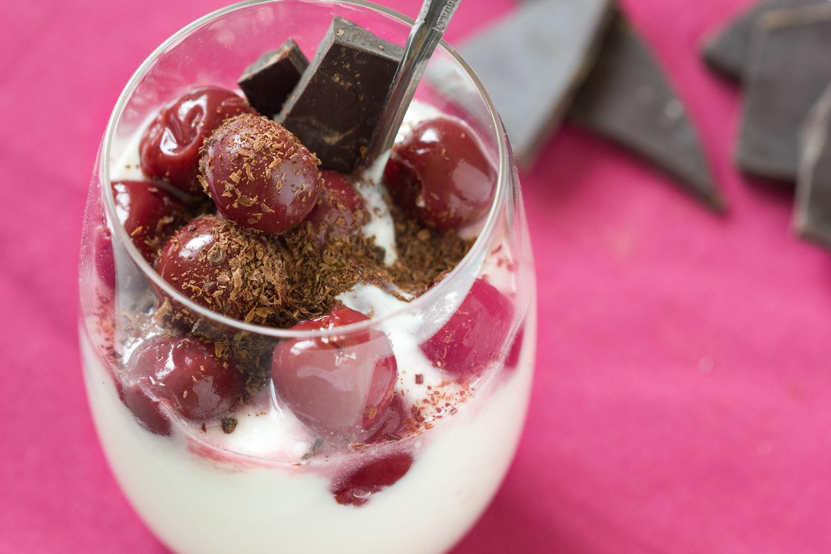 Natural,Yogurt,With,Cherries,And,Dark,Chocolate.