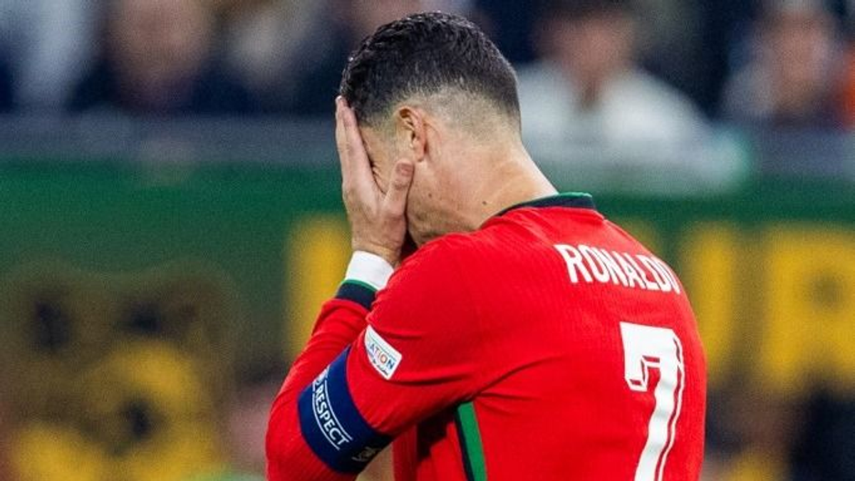 Már nem titok, a zokogó Cristiano Ronaldo itt vigasztalódik az újabb kiesés után