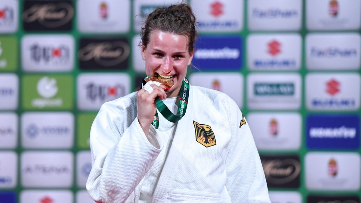 Totál pucér az olimpiai zászlóvivő sportolónő