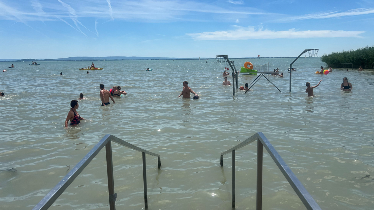 Életet menthet: kiadták a Balatonra a figyelmeztetést, erről mindenkinek tudnia kell