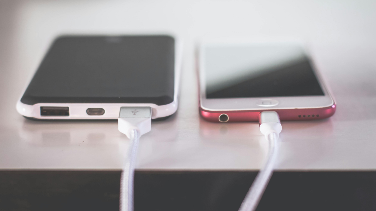 Figyelmeztet a szakértő: ezért ne töltsd fel száz százalékig a telefonodat