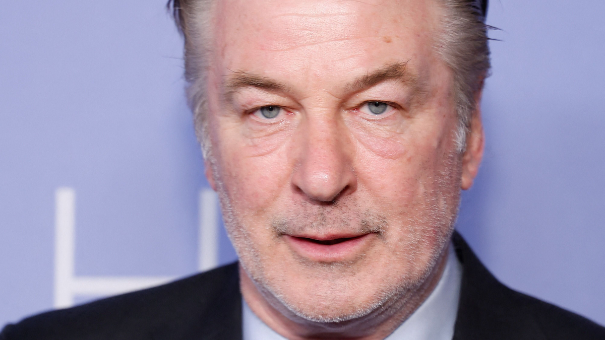 Zokogásban tört ki Alec Baldwin: megszületett az ítélet a gyilkossági ügyével kapcsolatban