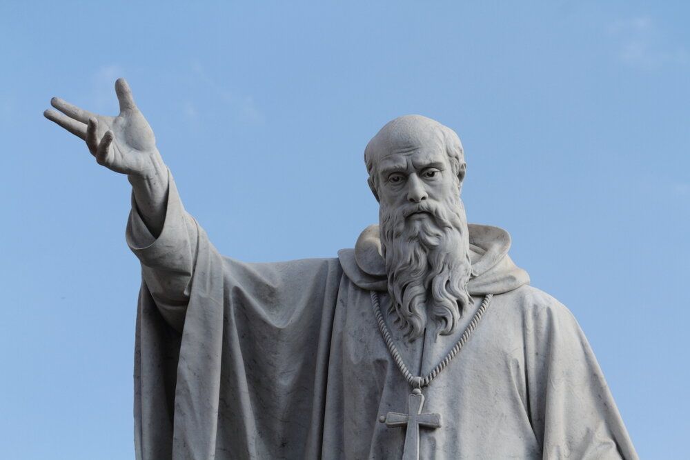 The,Statue,Of,San,Benedetto,In,Norcia Szent Benedek