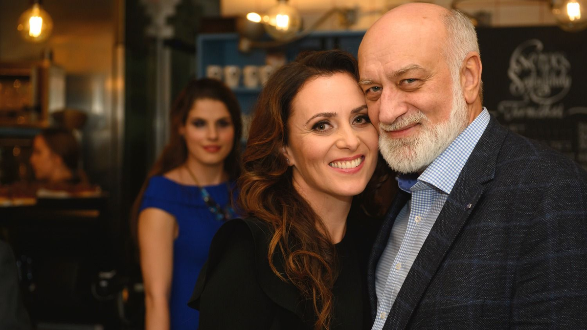 Sokaknak ad erőt Csézy a gyermekáldással