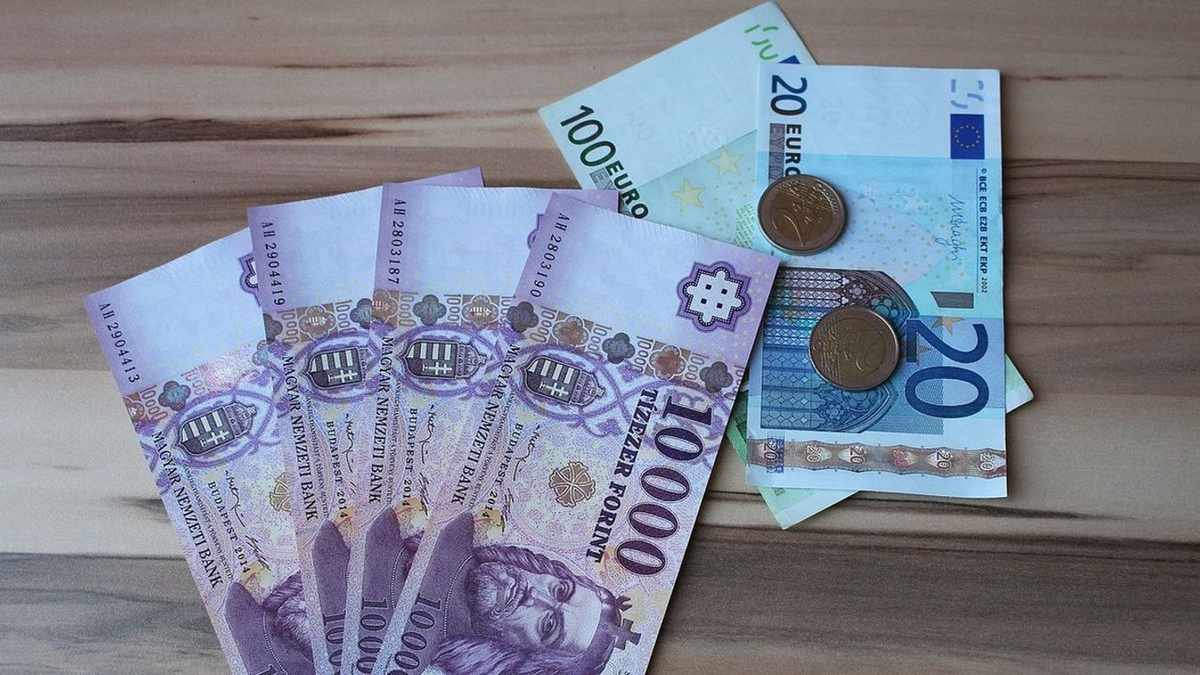 Ez fájni fog a magyarok pénztárcájának: mutatjuk a friss devizahíreket