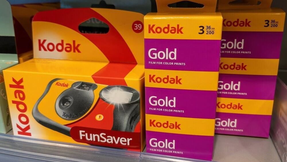 Germany,-,Oct,27,,2023:kodak,Funsaver,Disposable,Camera,And,Kodak eldobható fényképező gép fényképező film