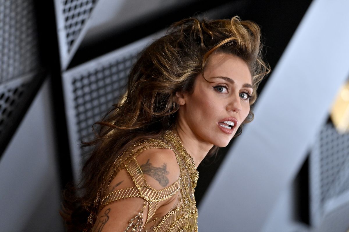 Miley Cyrus hajlandó békülni az apjával - Metro