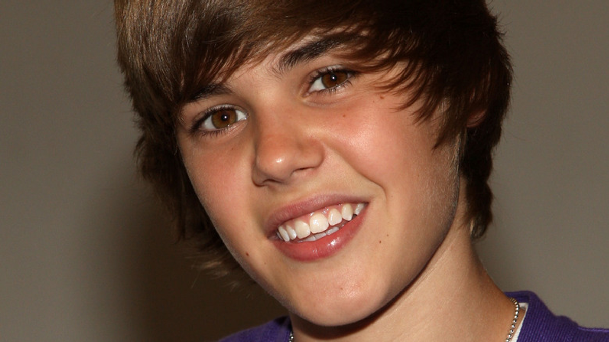 Ezt is megéltük: Justin Bieber apa lett, íme az első kép a babáról