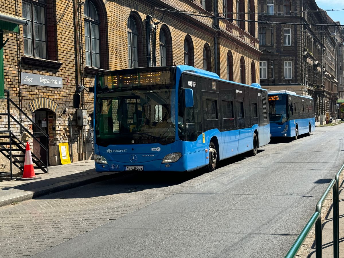 rendész bkk busz tömegközlekedés közösségi közlekedés