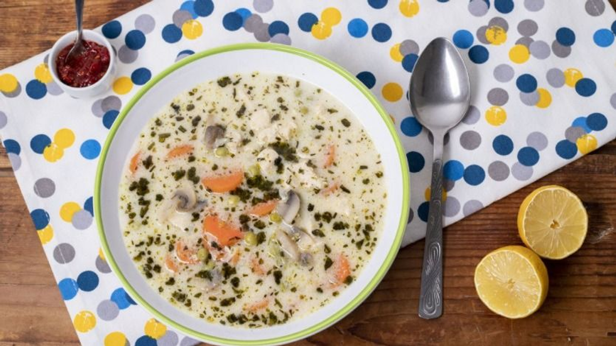 Ellenállhatatlan tárkonyos csirkeraguleves, ami garantáltan mindenkit levesz a lábáról –Videó