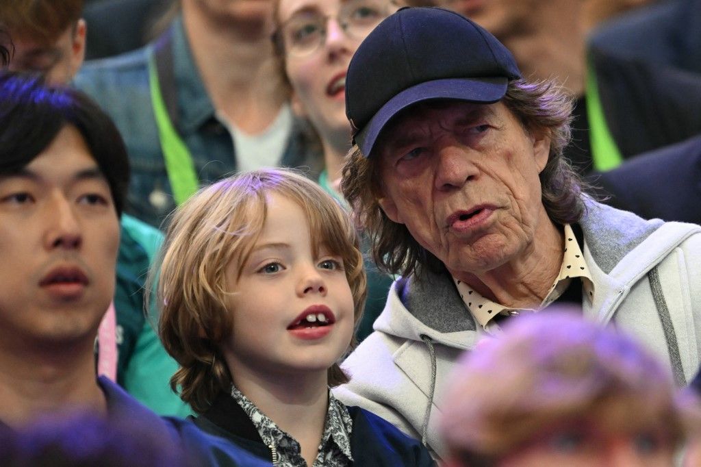 Mick Jagger és kisfia, Deveraux a lelátón