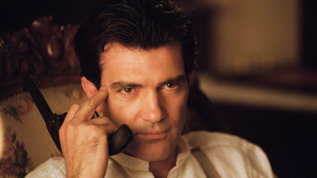 64 évesen is jó formában van Antonio Banderas