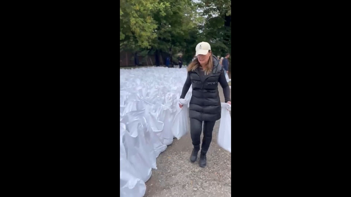 A kormányszóvivő már a gátakon – Videó