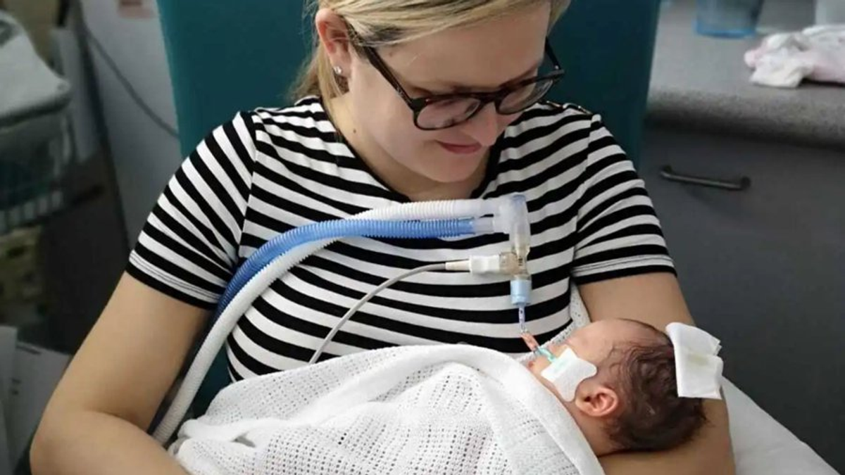 „A kislányom meghalt a karomban” – Öt évig küzdött babájáért a kismama, de az orvosok miatt elvesztette