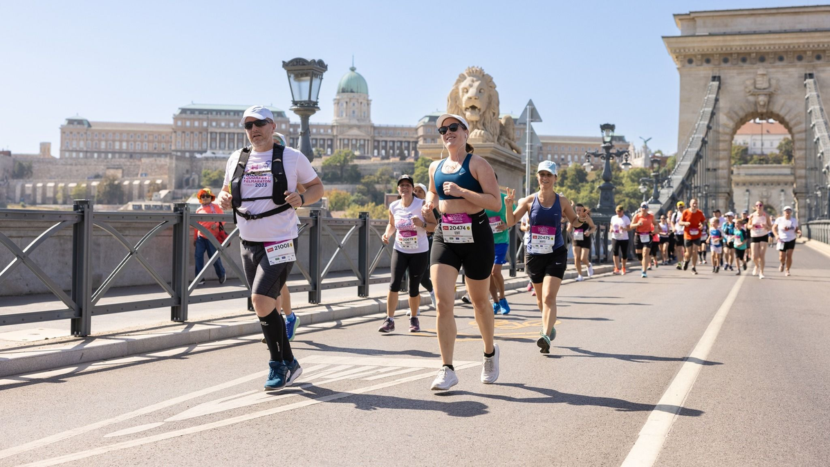 Ezen a hétvégén is egymást érik a programok: lesznek koncertek, borfesztivál, félmaraton, családi nap és izomautó-kiállítás is!