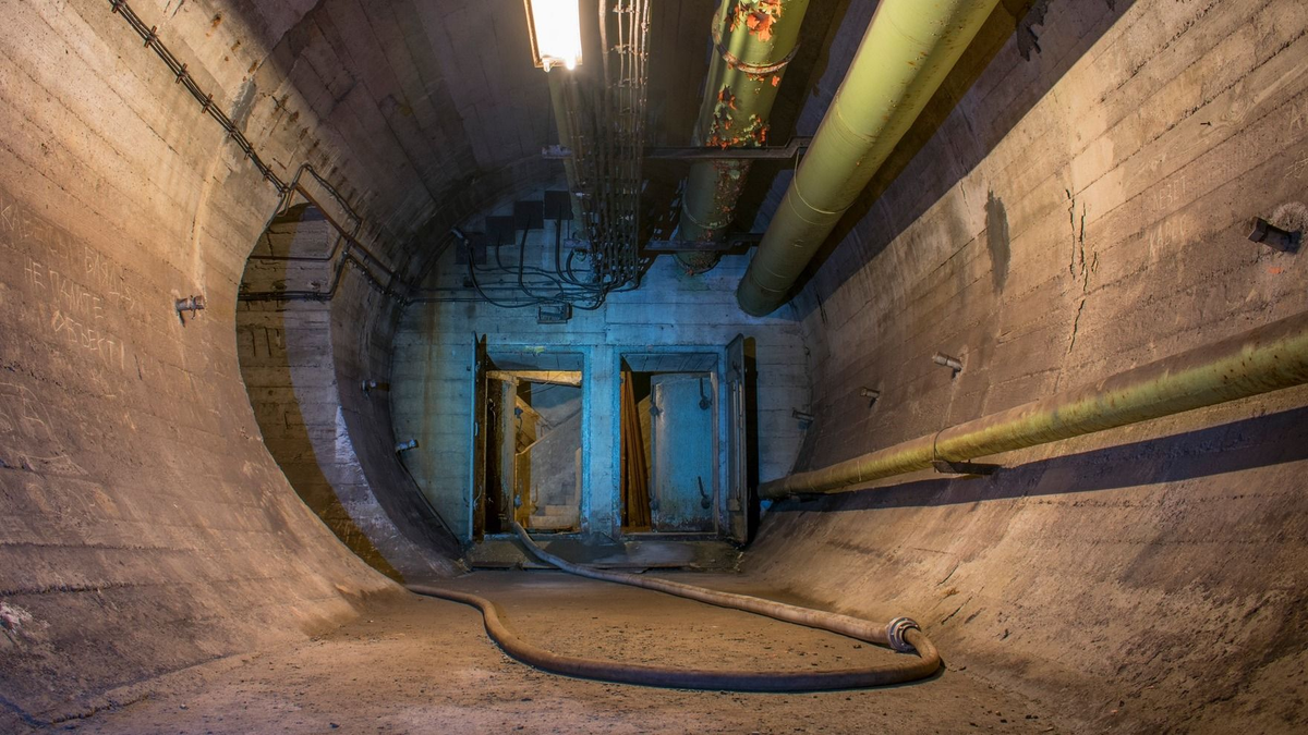 Rejtélyes alagutak és vasszekrények: félelmetes budapesti atombunkert fedeztek fel – Galéria