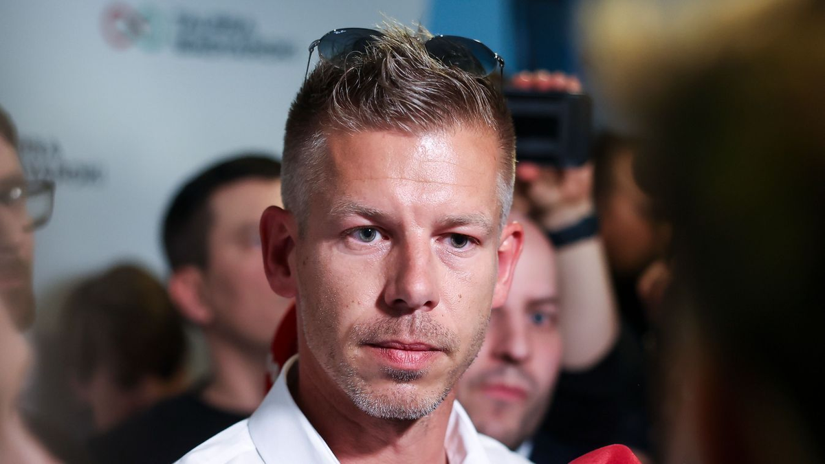 Megszólalt az áldozat: többször is megütötte Magyar Péter, egy lány szoknyája alá pedig be akart nézni