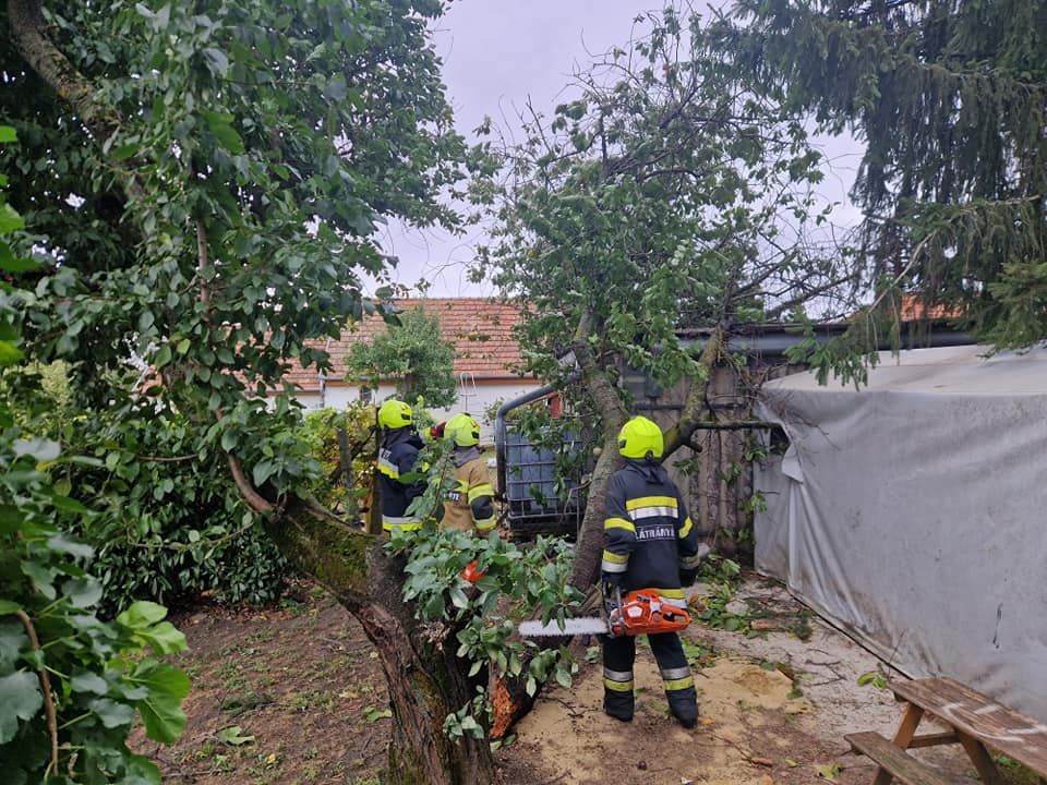 A héten jutott a zord időből is, a Balatont letarolta /