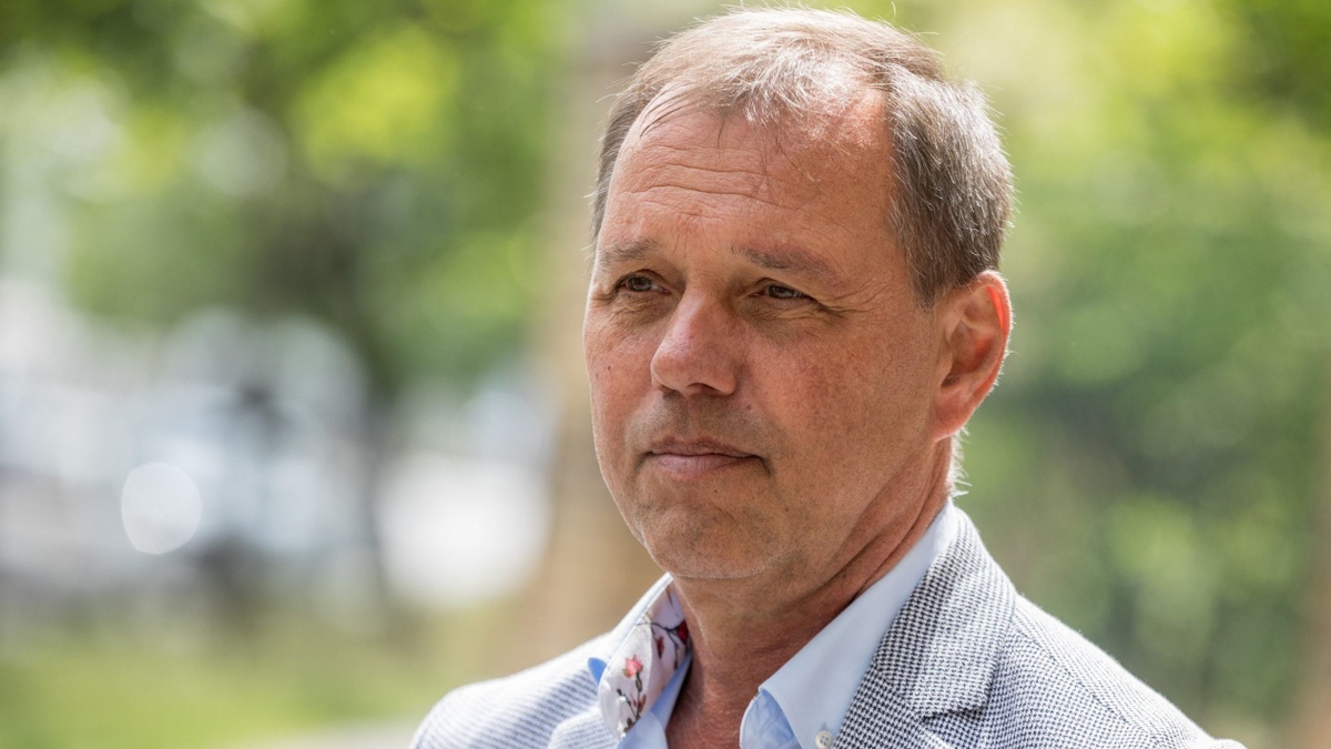 „Mindenkinek javaslom az oltás felvételét” – Szlávik János a koronavírus újbóli terjedésére figyelmeztet