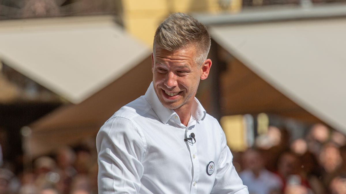 Megfutamodott: Magyar Péter nem mert kiállni az újságírók elé Strasbourgban