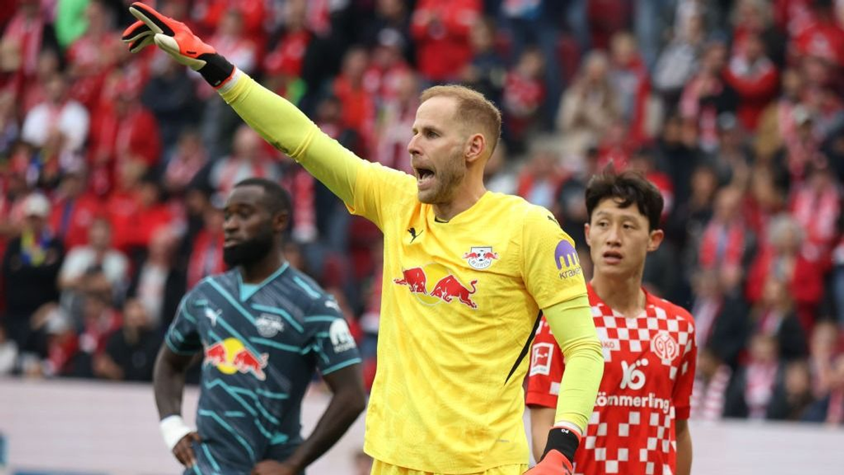 Gulácsi Péter játéka kérdéses Dortmundban