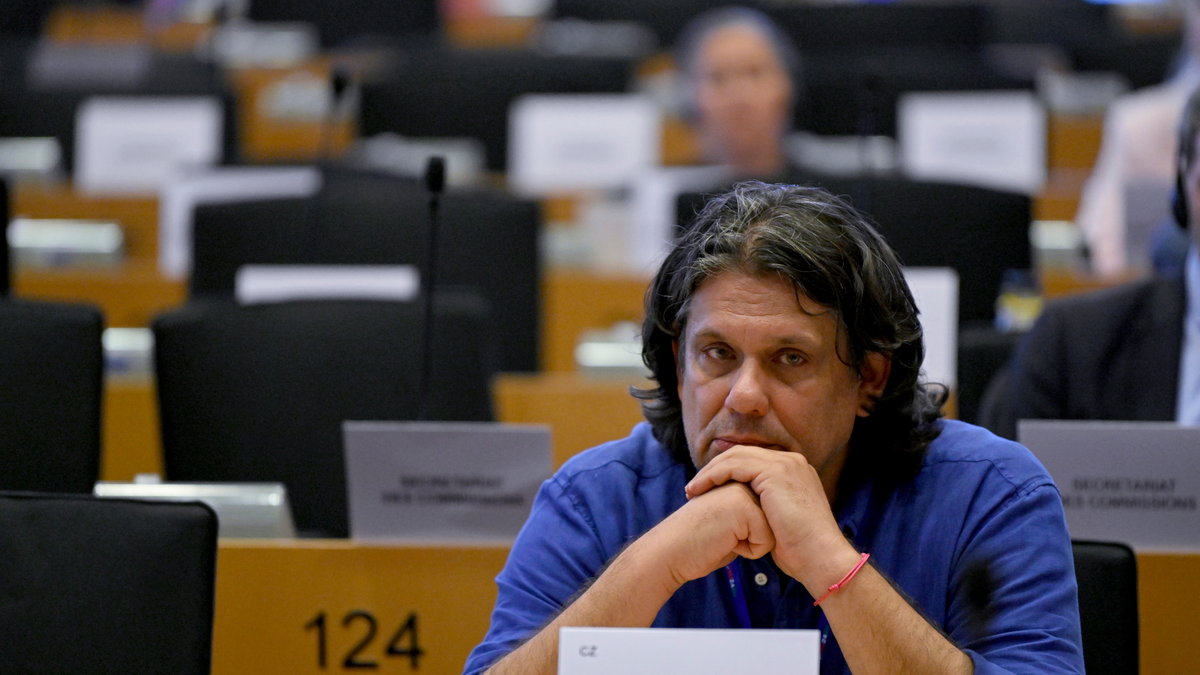 Deutsch Tamás: az összes EP-képviselőt levélben tájékoztatjuk Magyar Péter mentelmi ügyéről