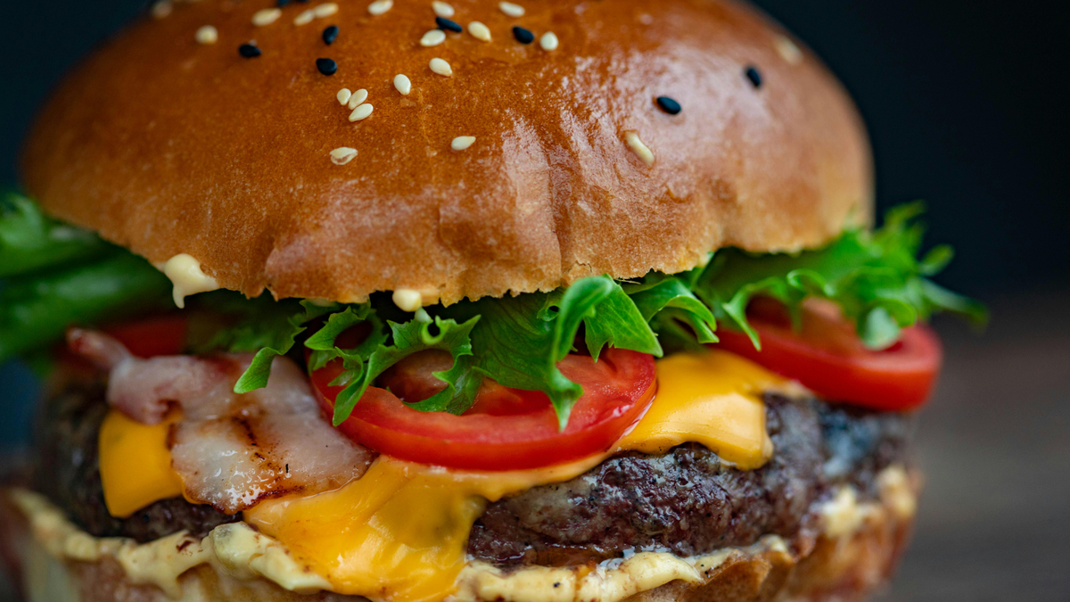 Járvány tört ki a McDonalds egyik burgerétől