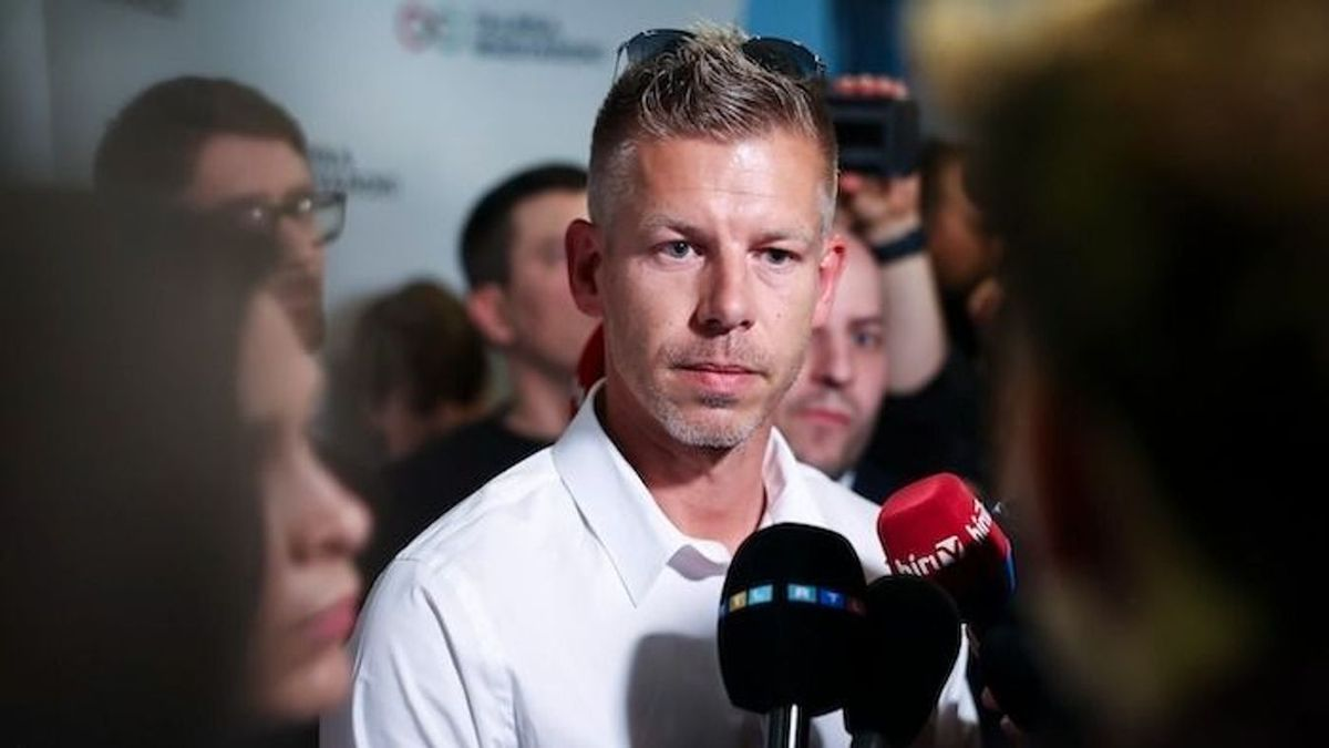 Magyar Péter megpróbálta eltitkolni, hogy öccse részesült a Diákhitel Központ kifizetéseiből