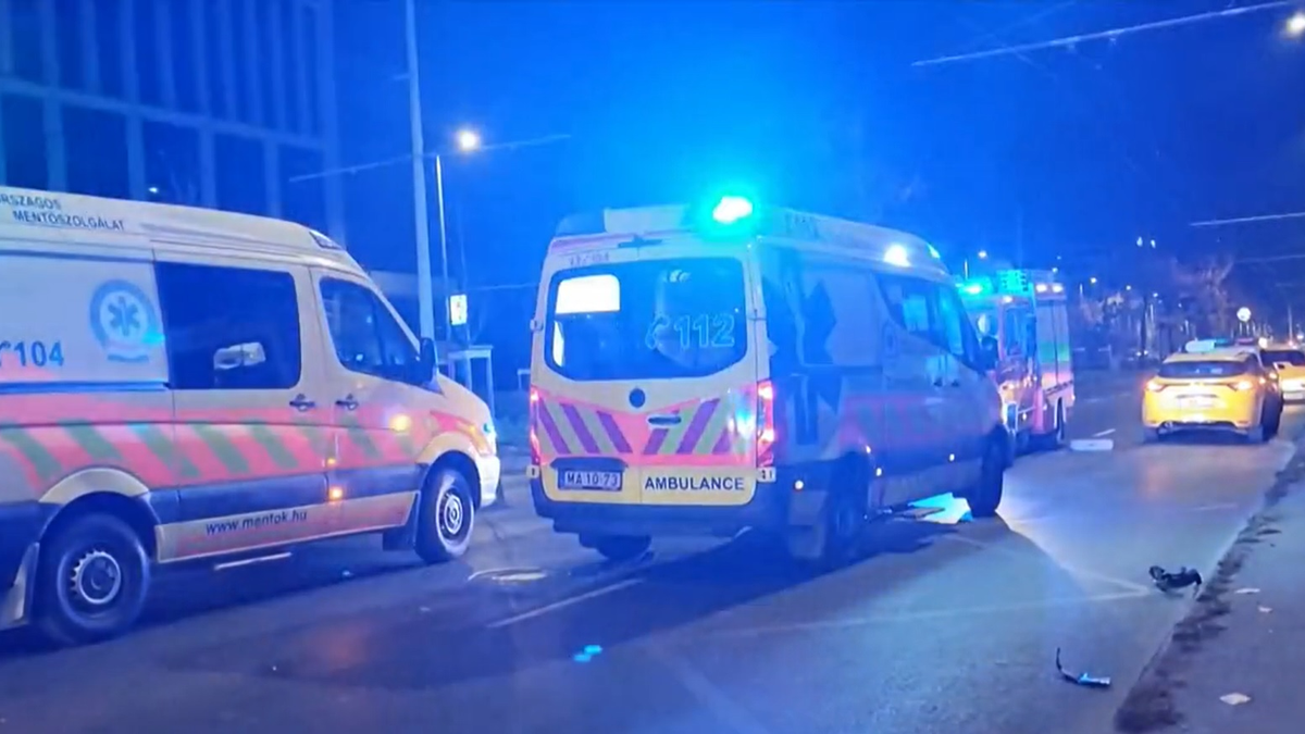 Mentőhelikopter landolt, baleset történt a Hungária körúton – Videó