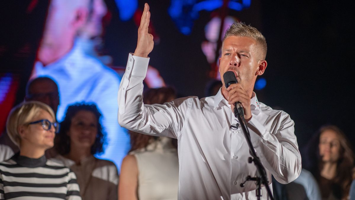 „Itt mindenki hülye? Itt? Mindenki!” – Magyar Péter szerint ilyen a világ