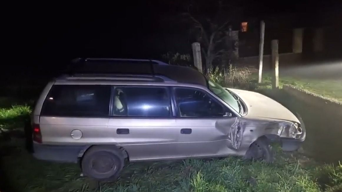 Oszlopot, kerítést döntött, majd elsétált a sofőr
