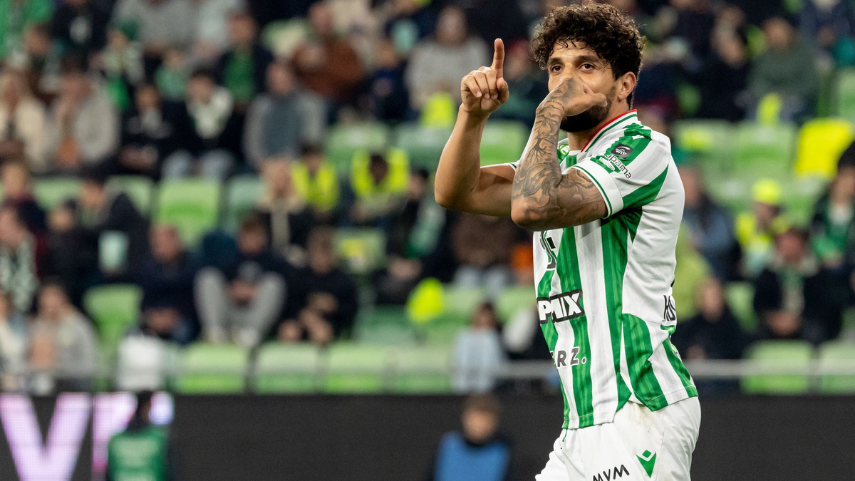 A Fradi brazil támadójának gólja az UEFA szavazás esélyese