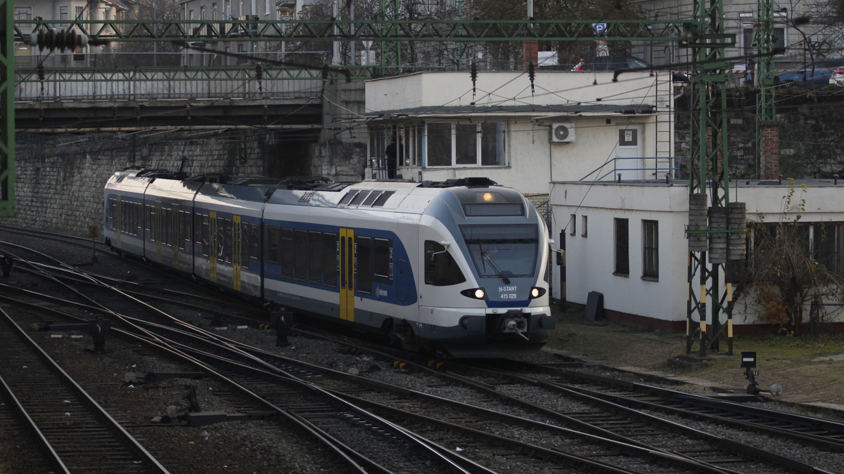 Gázolt a Balaton InterCity, késő estig késések várhatók