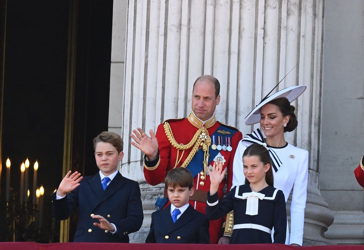 Harry és Meghan százmilliós birodalma összeomlik, már a számláikat is nehezen fizetik - Metro (HÚZÓ SZOMBATRA)
