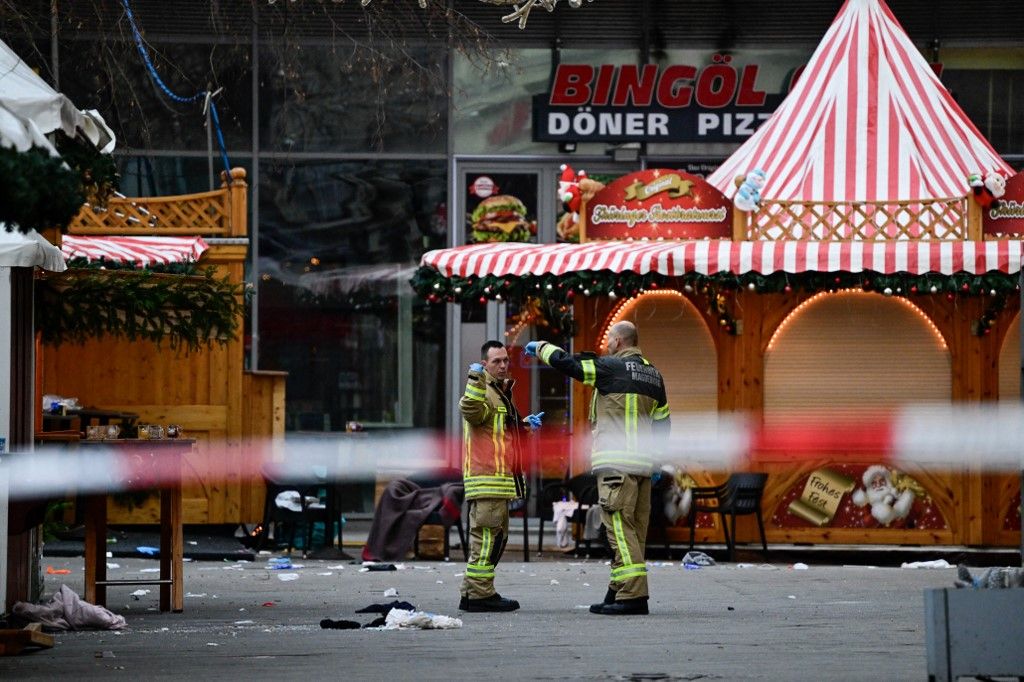 Casualties as car crashes into German Christmas market: media