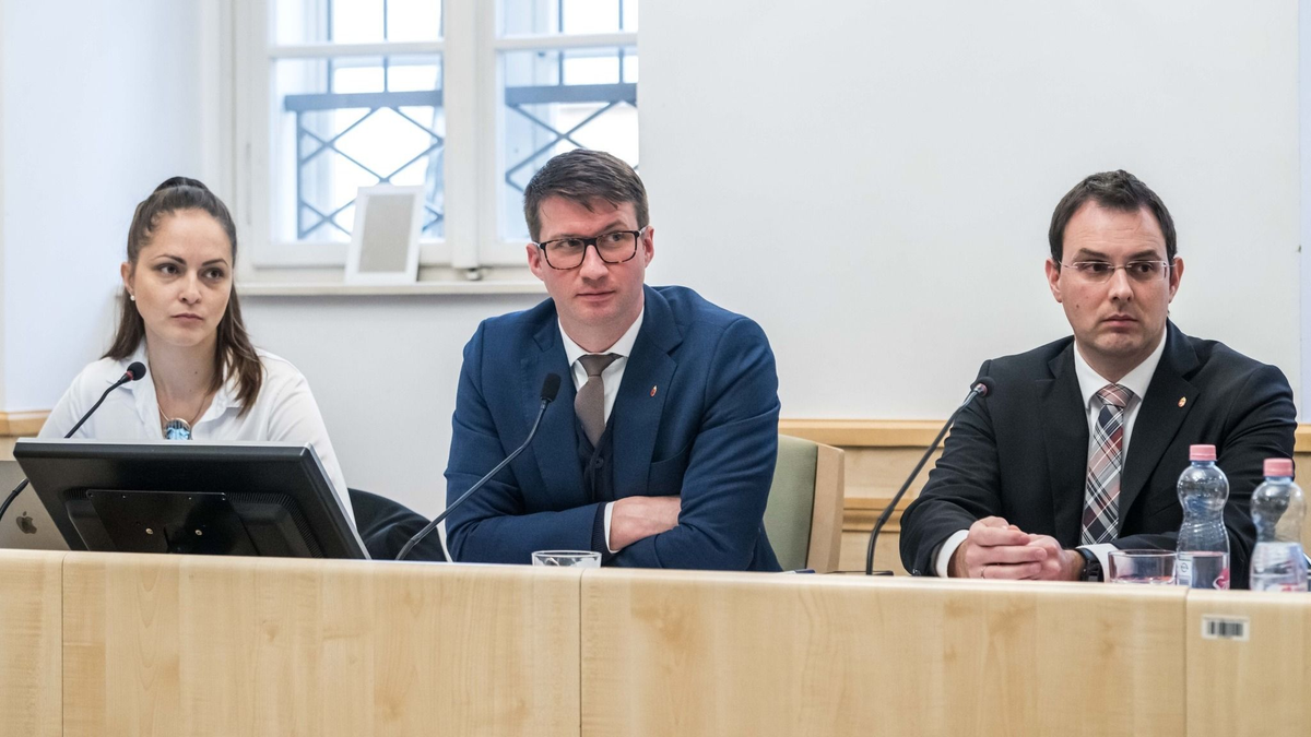 Budavár döntött: A lakosságra költi a jogtalanul jutalmakra kifizetett 71 milliót