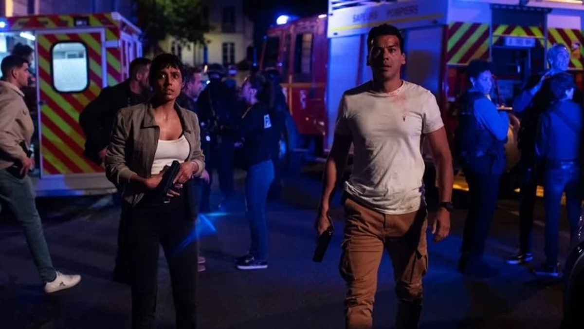 Négy nappal az amerikai premier előtt látható Magyarországon a Párizs ostroma