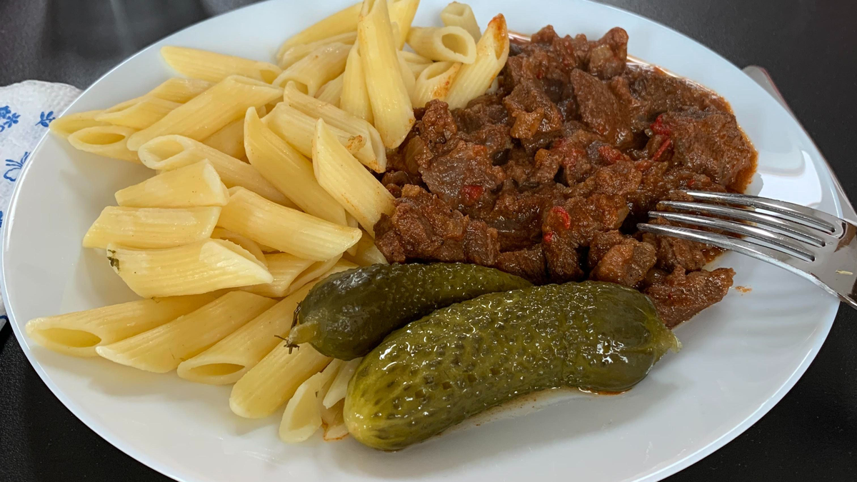 Ez a jezsuita pörkölt hét nyelven beszél!